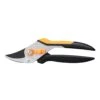 Fiskars Solid Metal Snoeischaar Bypass P331 -Optimaal Tuinonderhoud Winkel fiskars solid metal snoeischaar bypass p331 1024x1024 6211037825231 l